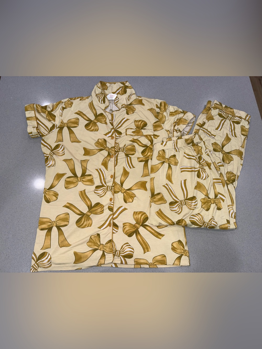 In My Sundays Pajama Set-short-sleeve& pants in a yellow "Gold Bow" print- M
